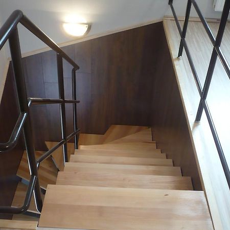 Eszter Apartmanhaz ハイデゥソボスロー エクステリア 写真
