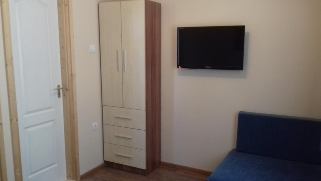 Eszter Apartmanhaz ハイデゥソボスロー エクステリア 写真